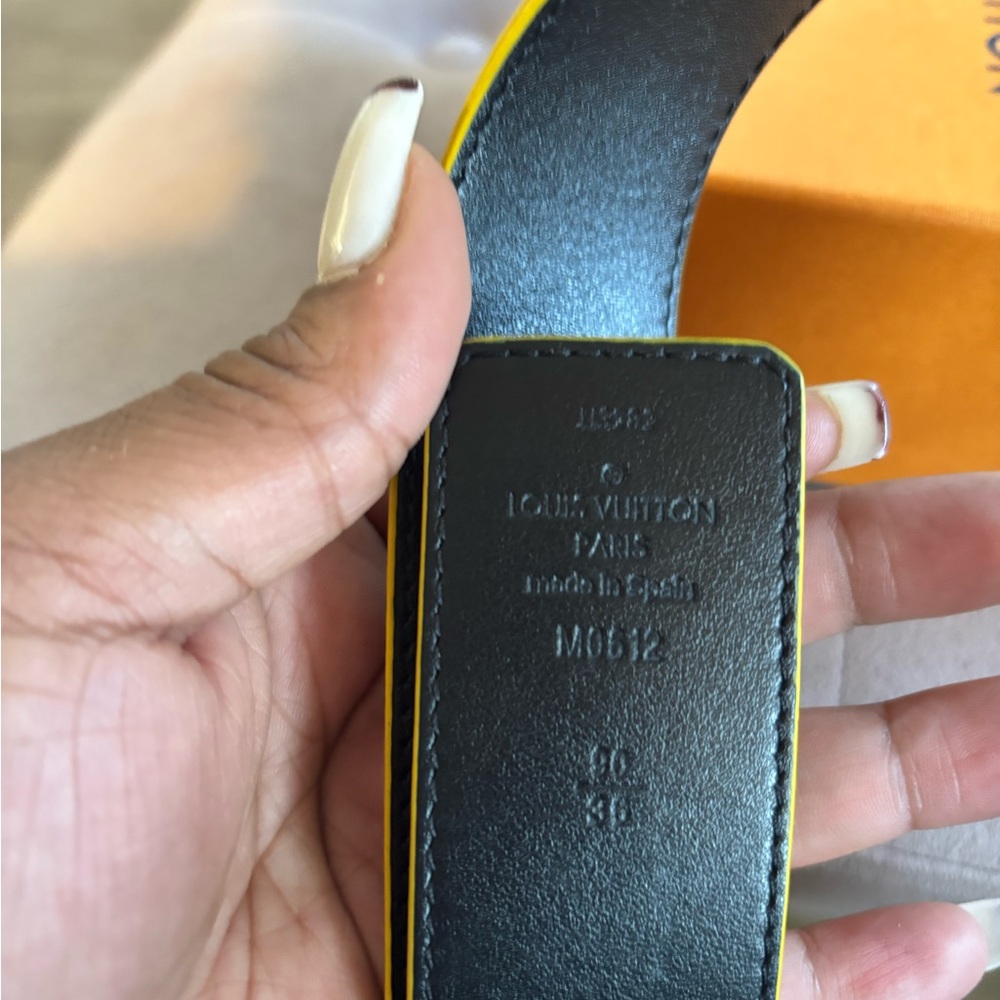 Reversible Louis Vuitton belt - Picture 2 of 4